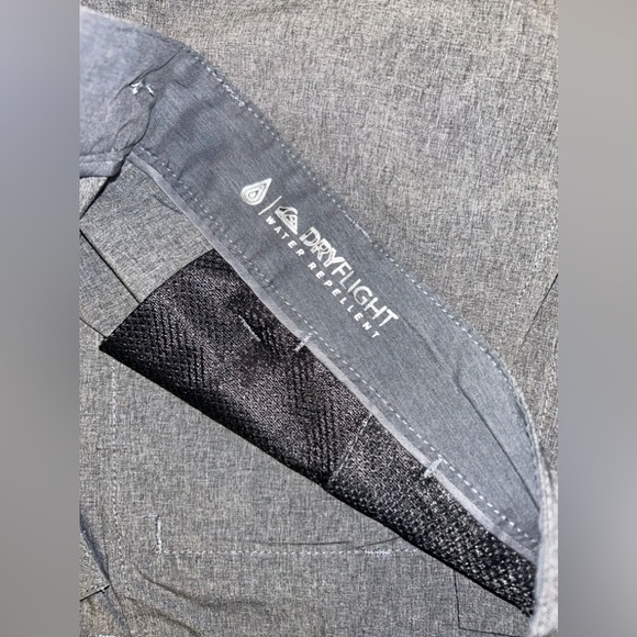 Quiksilver Amphibious Gray Shorts. Size 32 - Picture 4 of 6